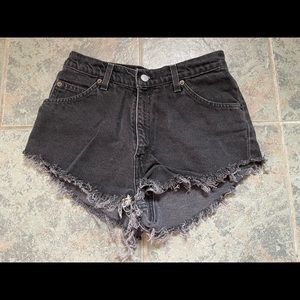 LEVI’S urban renewal recycled levi’s basic denim short *black*